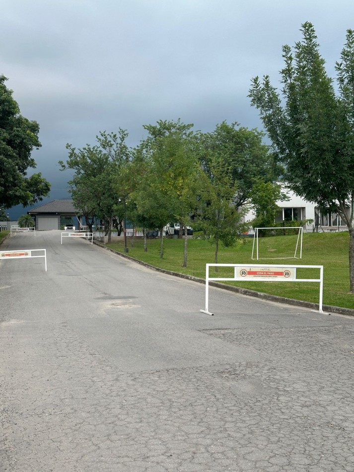 COUNTRY DEL PILAR, YERBA BUENA