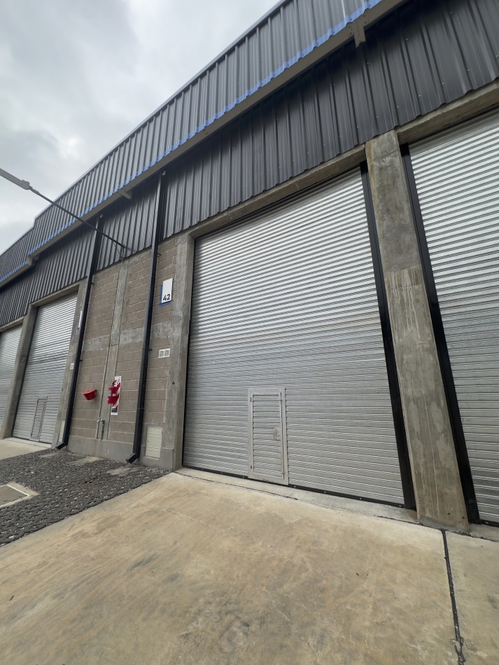 MULTIBOX, Av Camino del Peru 700, YB.